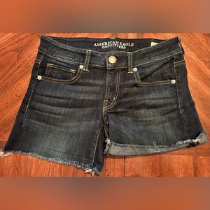 American Eagle cut off jean shorts - sz 4